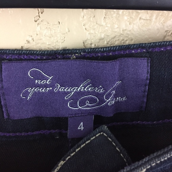 SALE
 NYDJ size 4 Blue Denim Straight JeanE40/2 - Picture 4 of 7